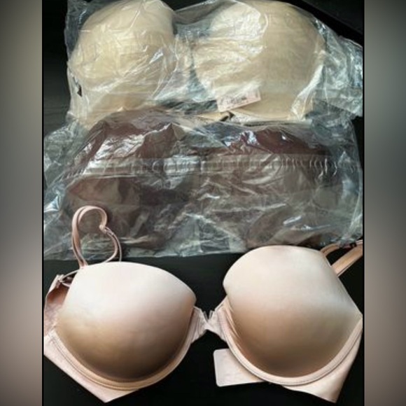 Victoria’s Secret bras (32DDD) - Picture 1 of 4